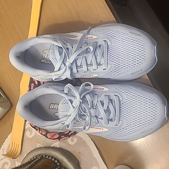 Brooks Shoes - Brooks walking shoes